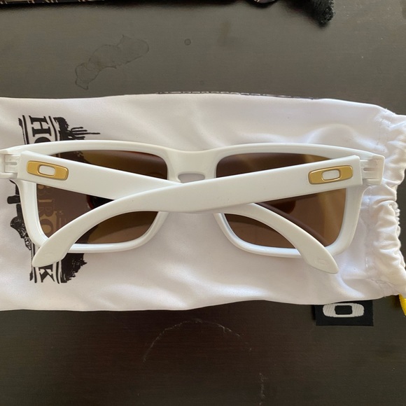 Oakley Holbrook Shawn white edition - Picture 2 of 3